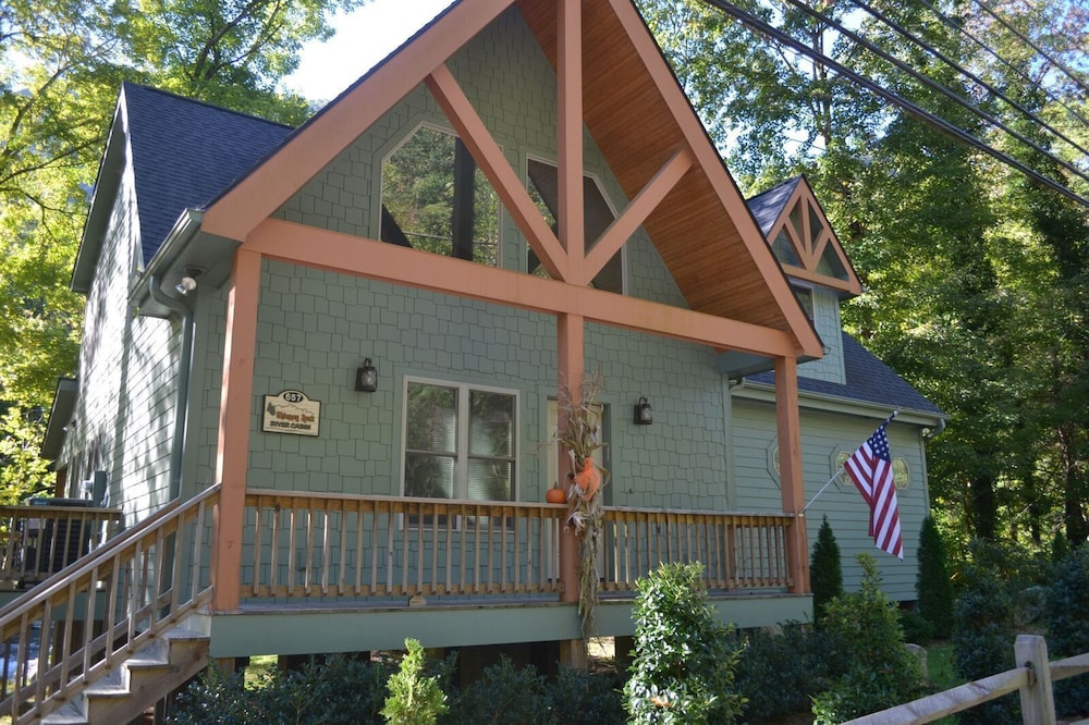 The Esmeralda Inn at Lake Lure