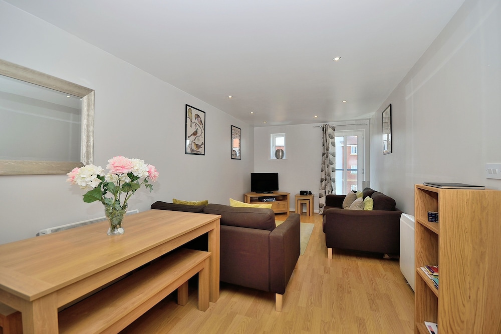 Racecourse Serviced Apartments