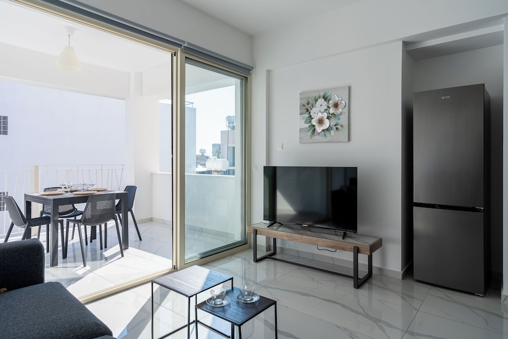 Rosemont Studio With Balcony in Larnaca