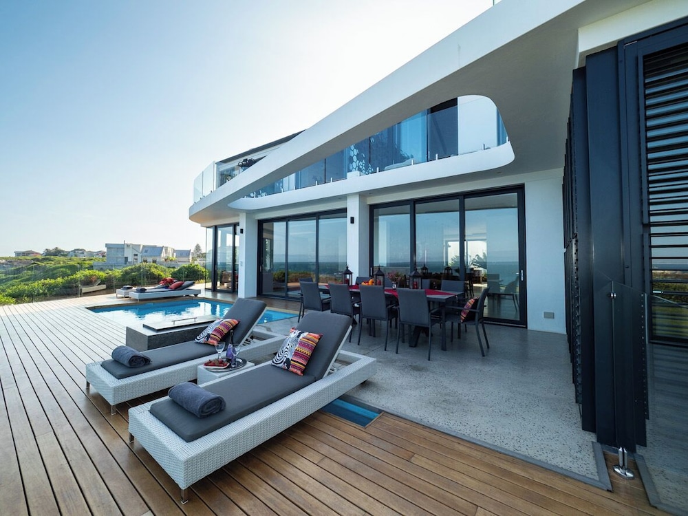Boutique Ocean Views incorporating Wend