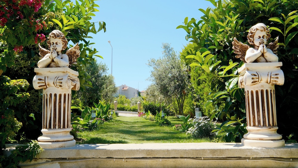 Lavinia Garden Alaçatı - Image 43