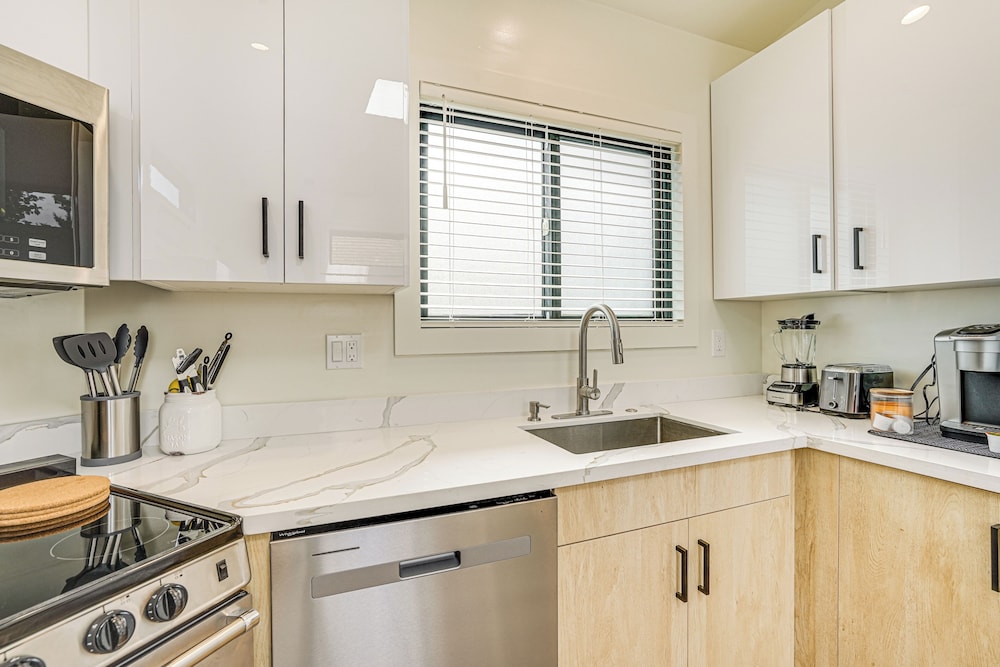 Bay Area Apt w/ Patio: Near Parks & Hiking!