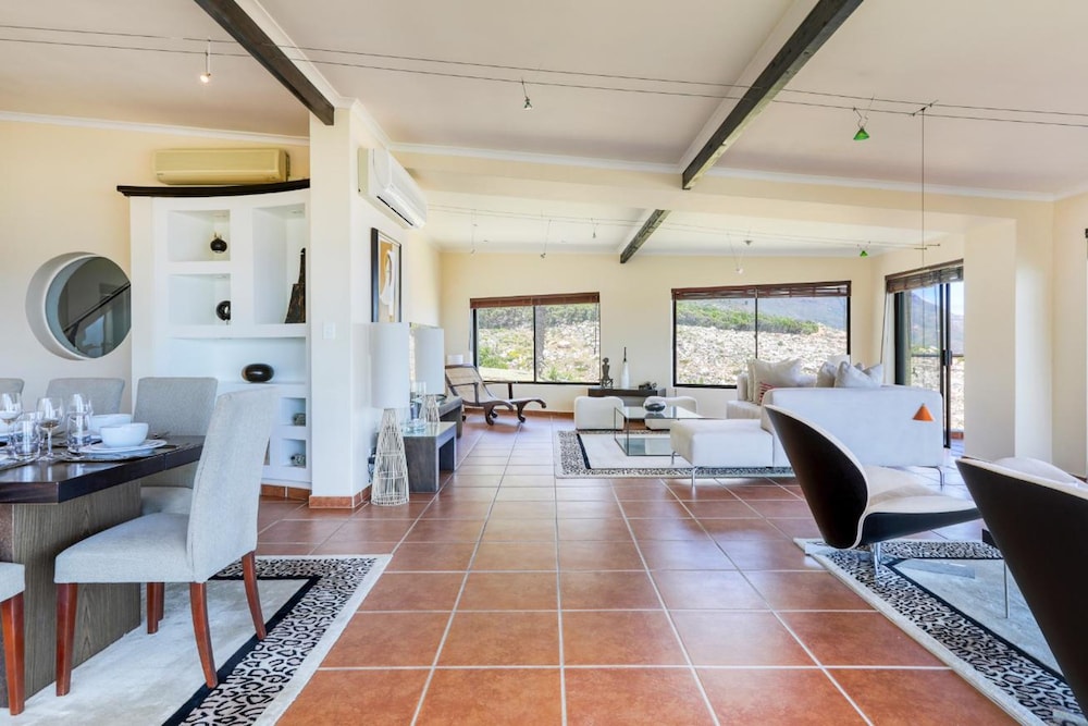 Villa Sol Camps Bay - Family Retreat With 360 Views
