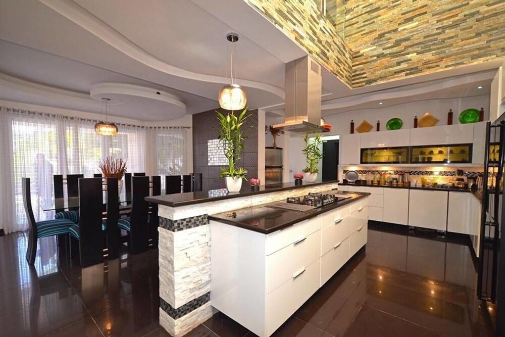 Luxury Villa in Sosua Center - 7 Beds/7 Baths view 3