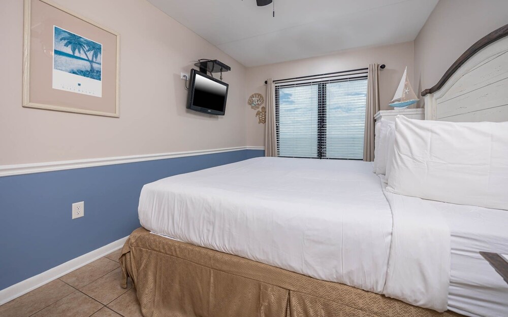Island Winds East 707 2 Bedroom Condo