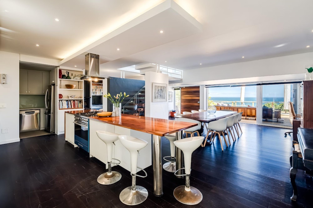 3bed Apt 4-min to Llandudno Beach Backline Views