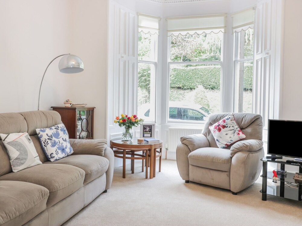 6 Coltbridge Gardens