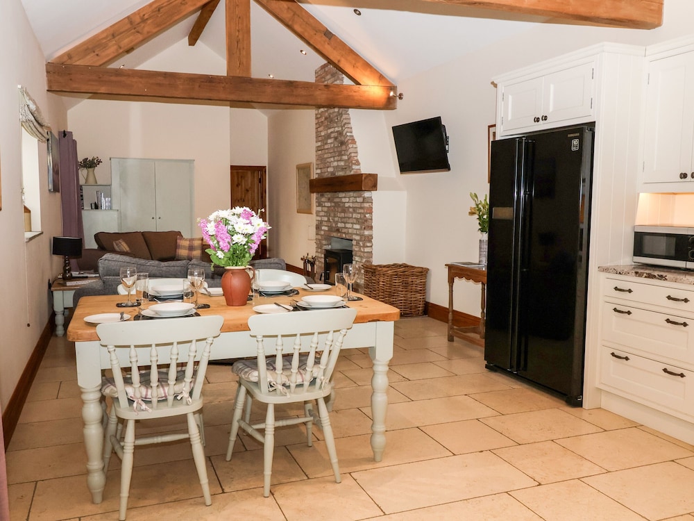Mistal Cottage