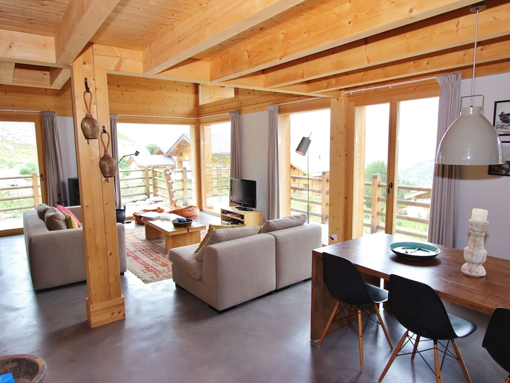 Chalet in La Tzoumaz Near Ski Slopes view 4