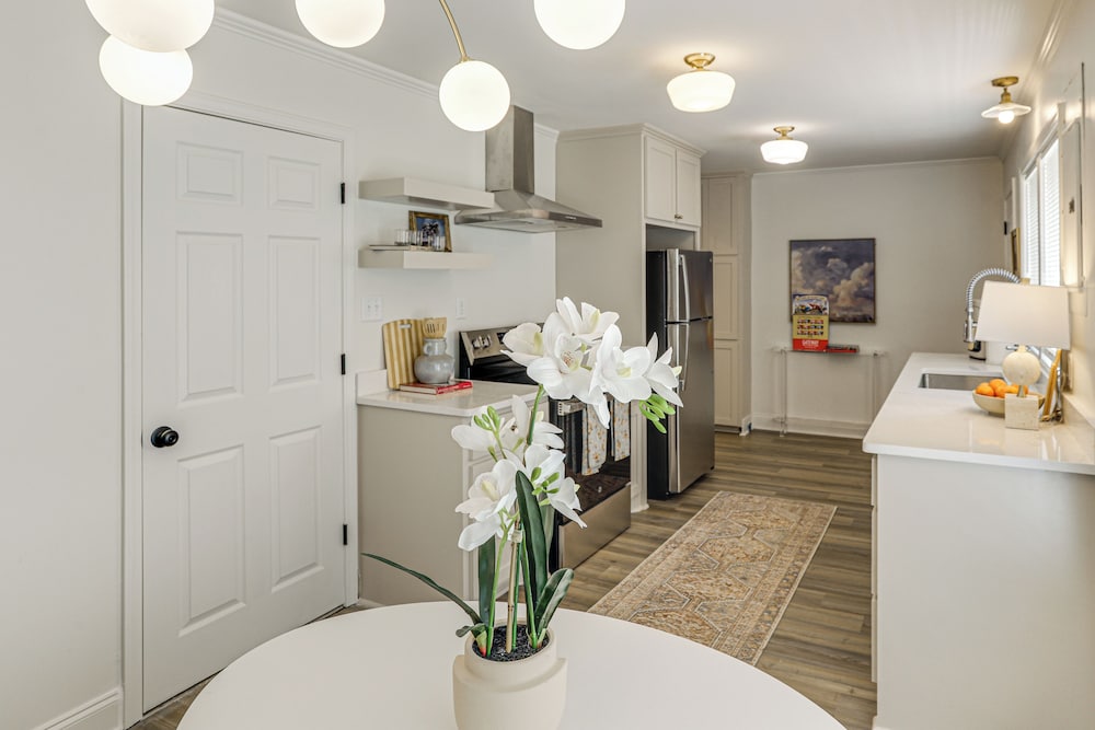 Walk to Ole Miss! Updated Home Near Oxford Square