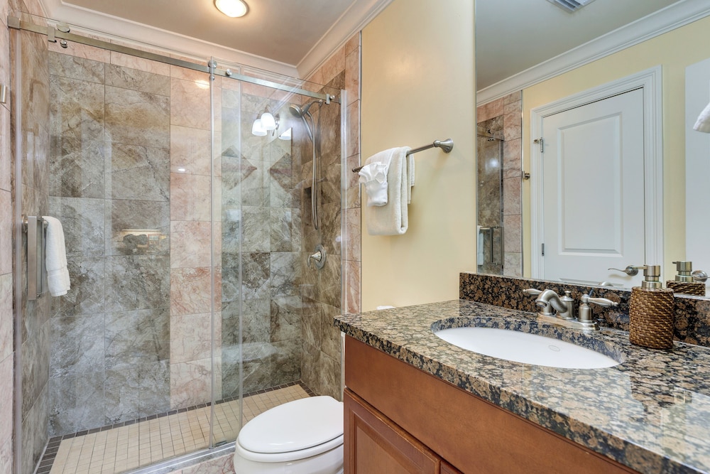 Mardi Gras Boho Chic Condo on the Gulf!