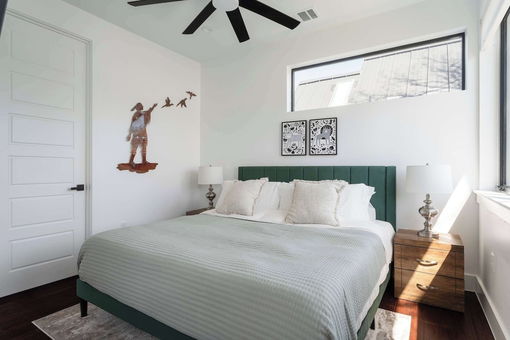 Upstay: Contemporary 2BR Retreat w Patio & BBQ