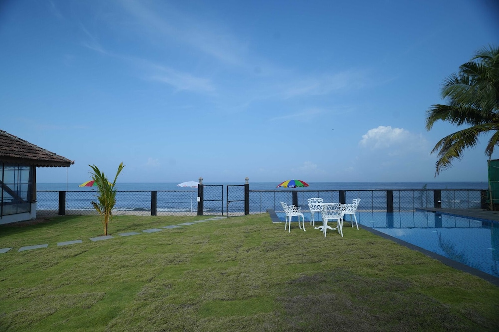 Ragas Marari Beach Villa view 2