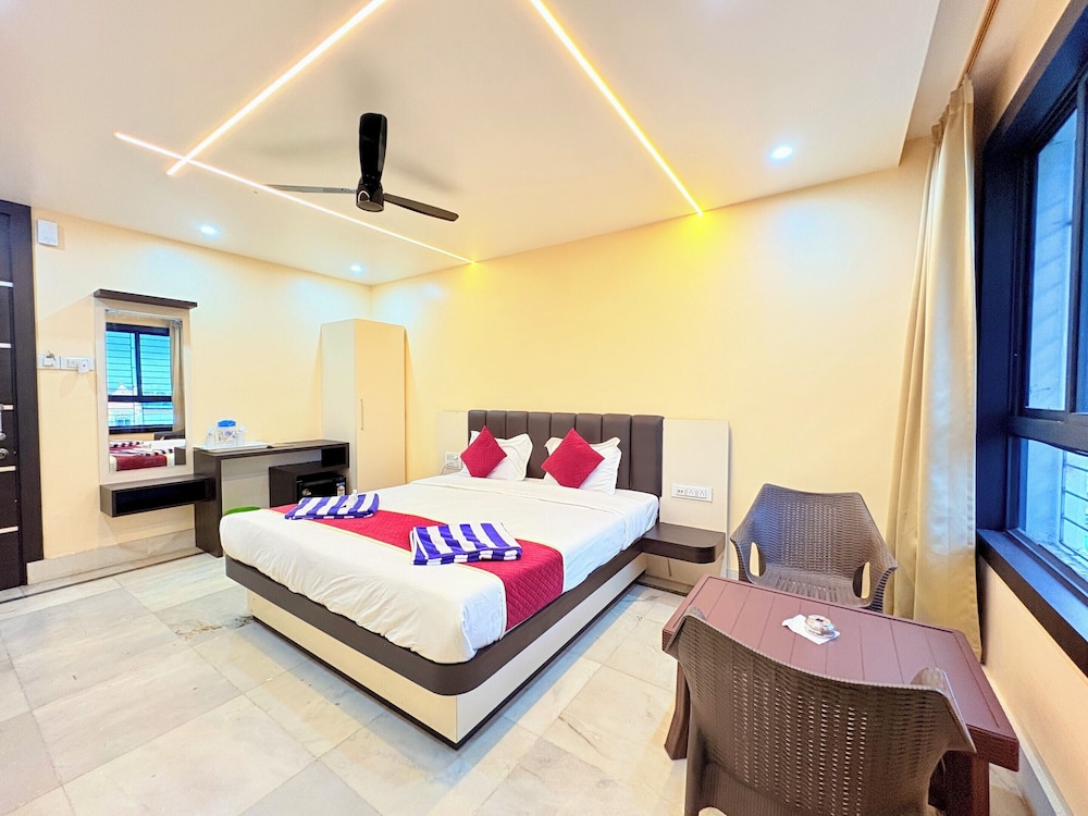 Binapani Hotel & Restaurant Tarapith