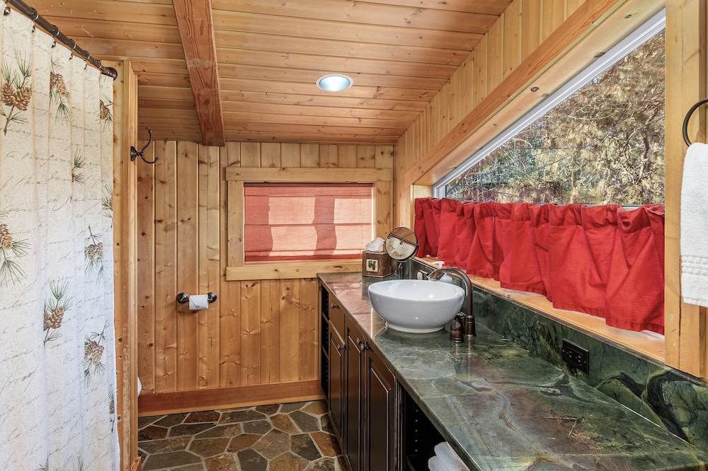 Riverside Loft Suite 1 Bedroom Home