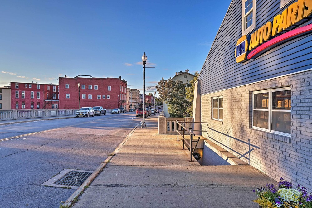Newly Renovated Penn Yan Apartment < 1 Mi to Lake! view 4