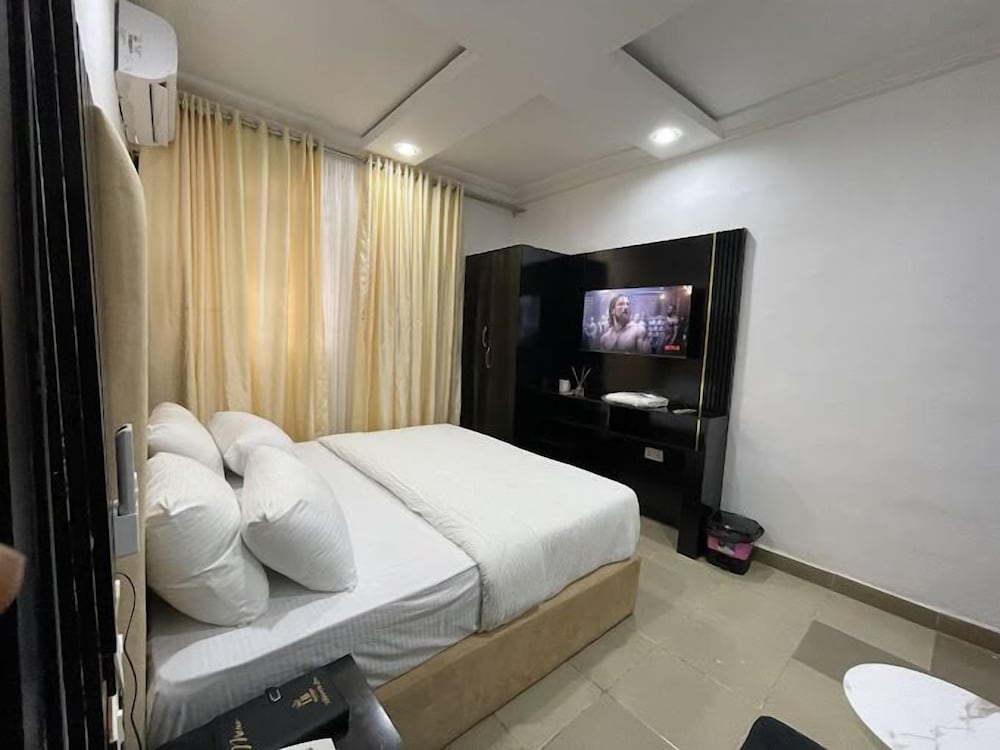 Bizzare Luxury Apartment