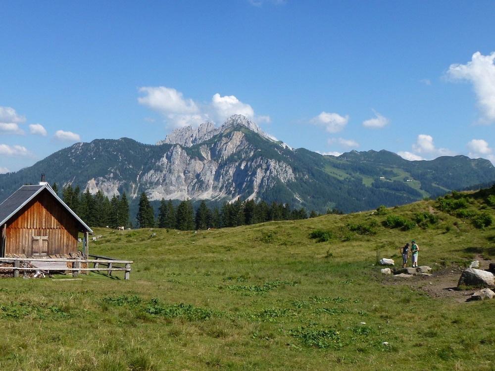 Apartment Near Nassfeld Ski Lift With Pool