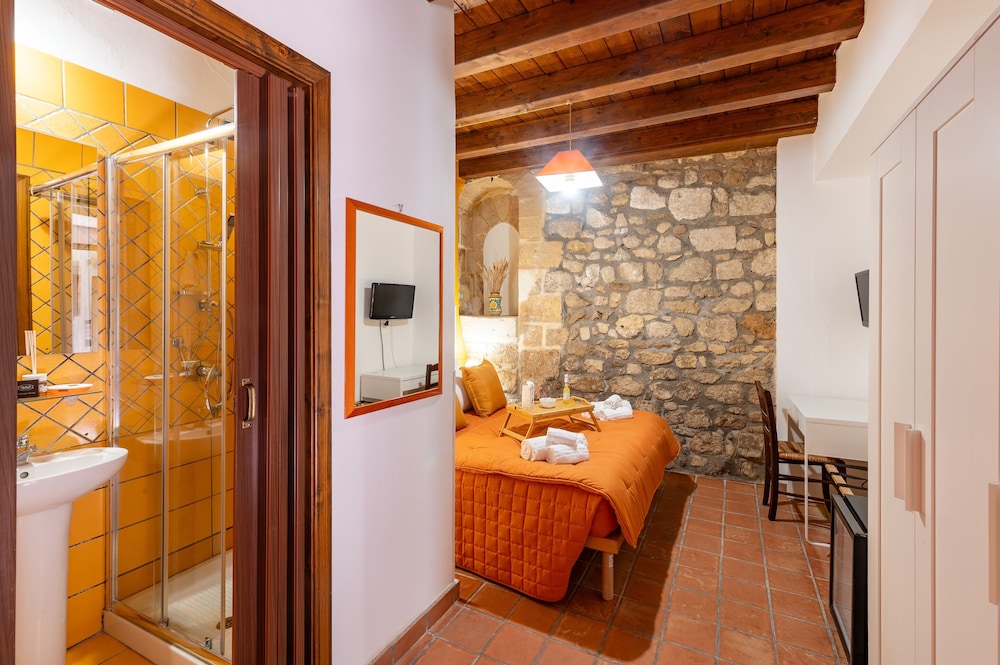 Elsa d'Ortigia - I TRE ARCHI