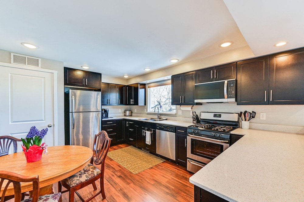 Flagstaff Home w/ Grill: 3 Mi to Historic Downtown