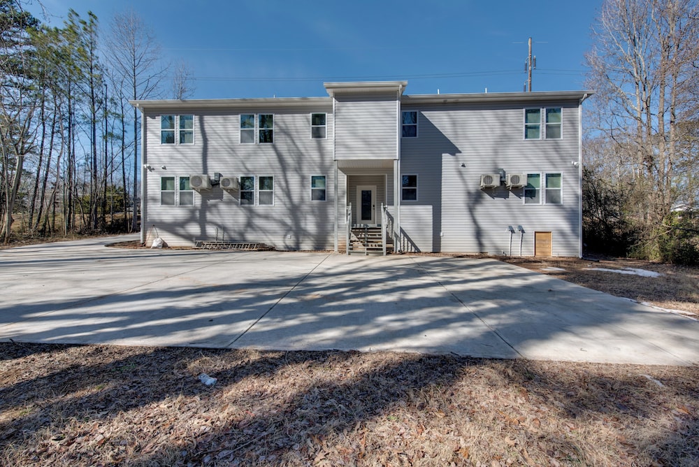3 Mi to Six Flags: Apartment in Metro Atlanta