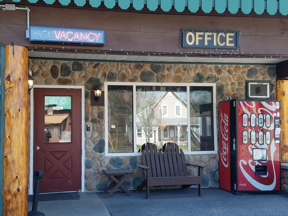 Clark's Beach Motel