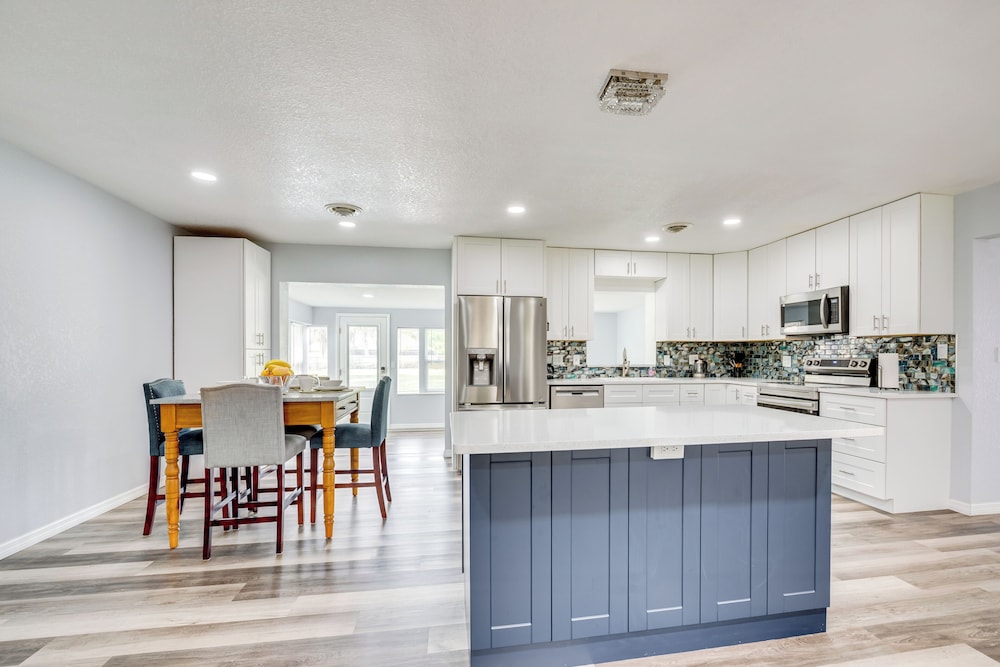 Stay & Play in Belleview: Welcoming Home w/ Yard