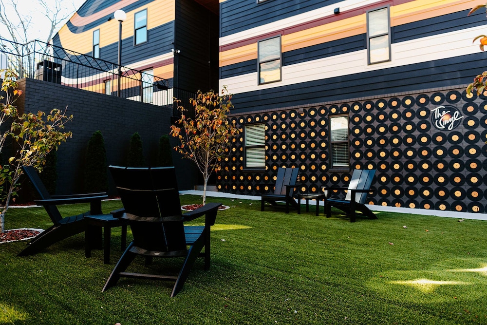 The Vinyl at Music Row - 1 Bedroom Garden Suite