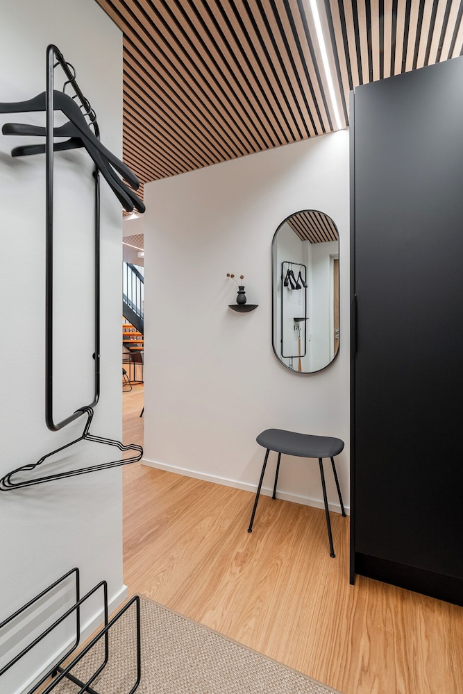 Stylish Loft next to City Center & Lake Pyhäjärvi