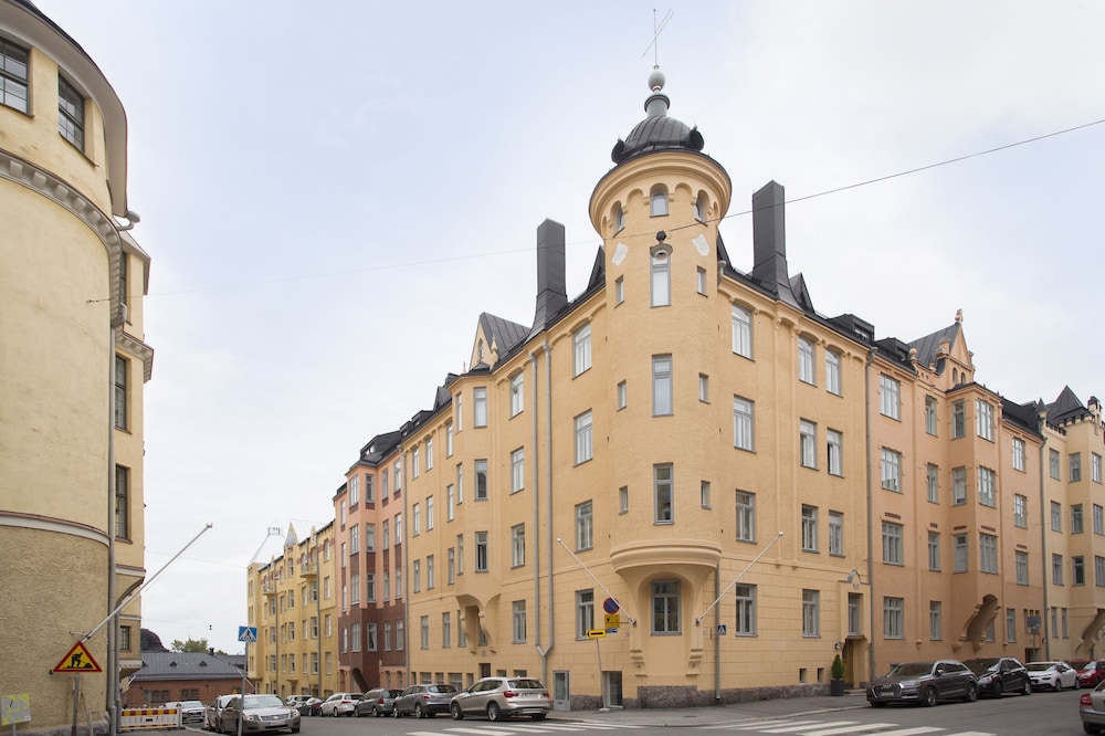 2ndhomes Katajanokka 2BR apartment with sauna view 3