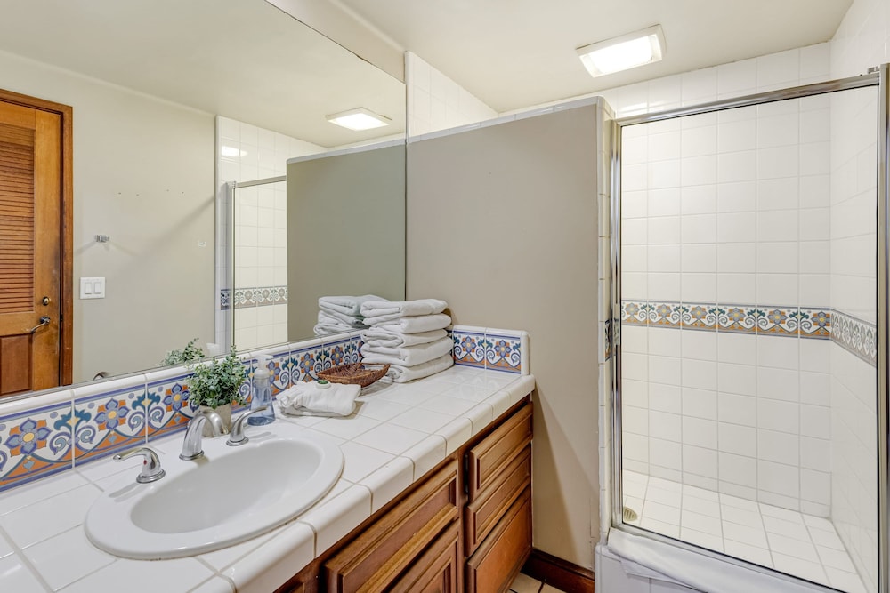 Camino De Flores by Avantstay Views Pool Beach Access Community Amenities