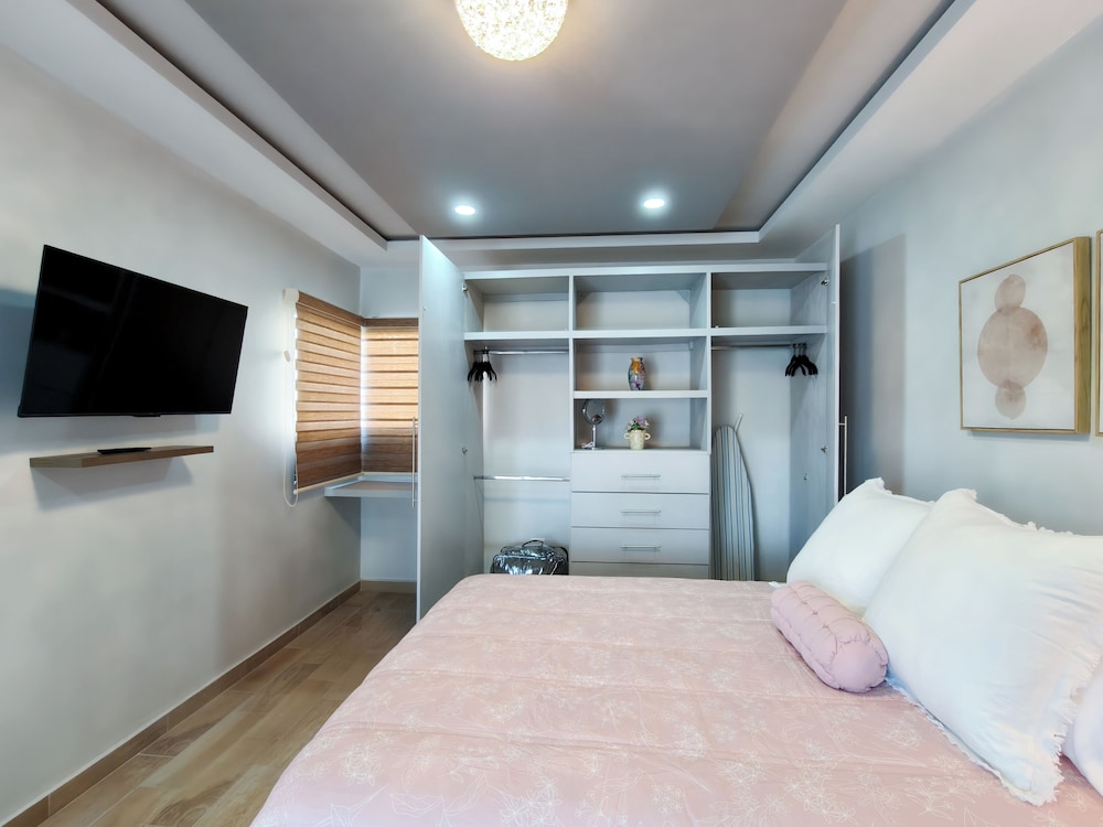 San Carlos Apartment