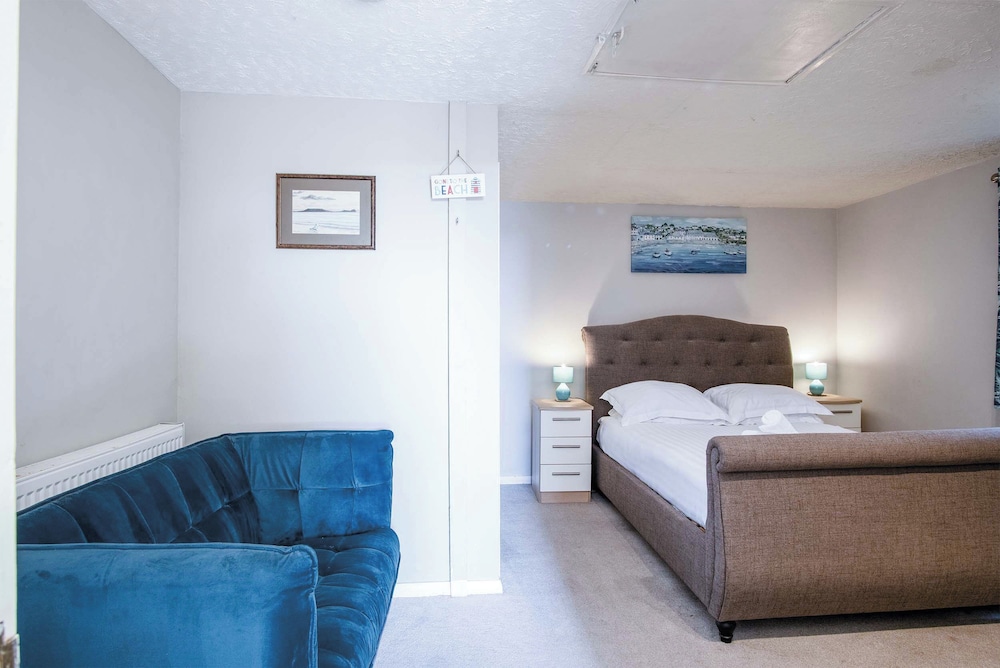 Lundy Lodge 1 Bedroom Annex Rhossili view 5