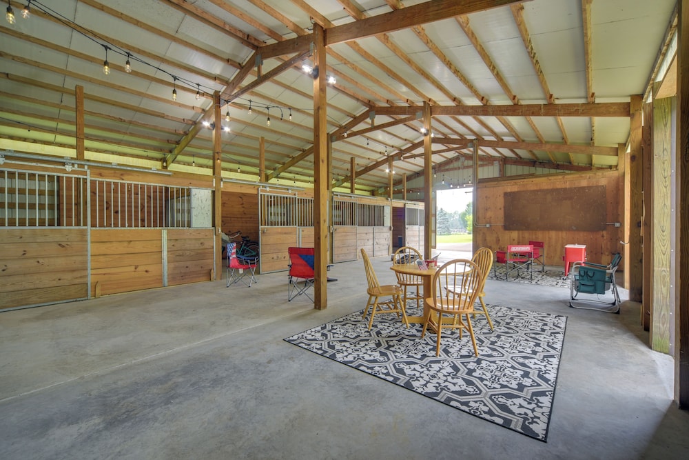 Swim Dock & Game Room: Lakefront Home in Siren!