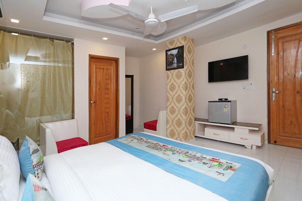 OYO 10558 Hotel Qlark