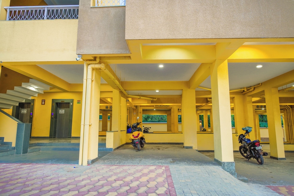 Alaya Stays Veera Marina 3 BHK Apartment