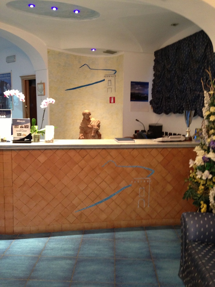 Hotel Saint Raphael - Image 1