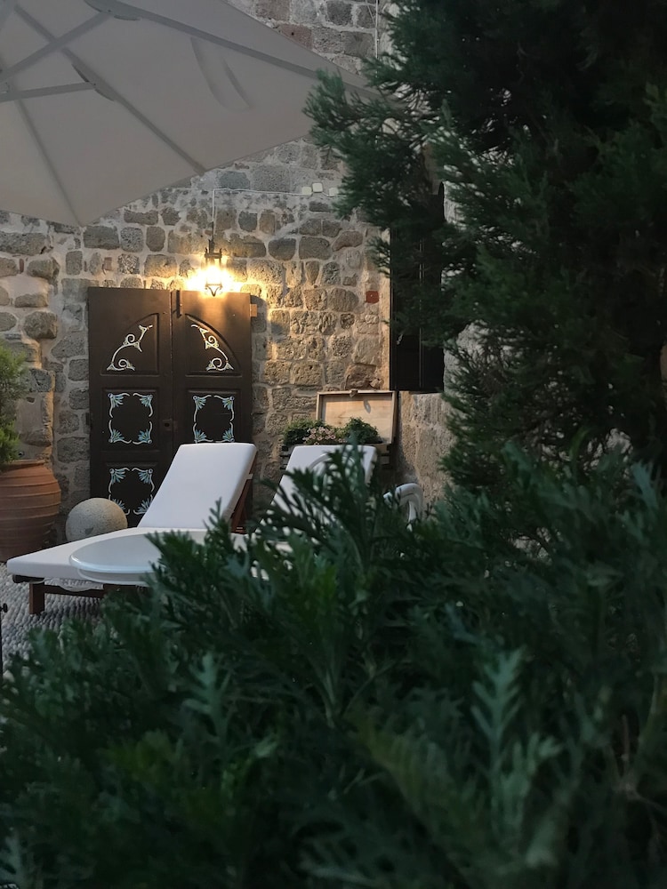 Saint Artemios Hotel and Oriental Suites