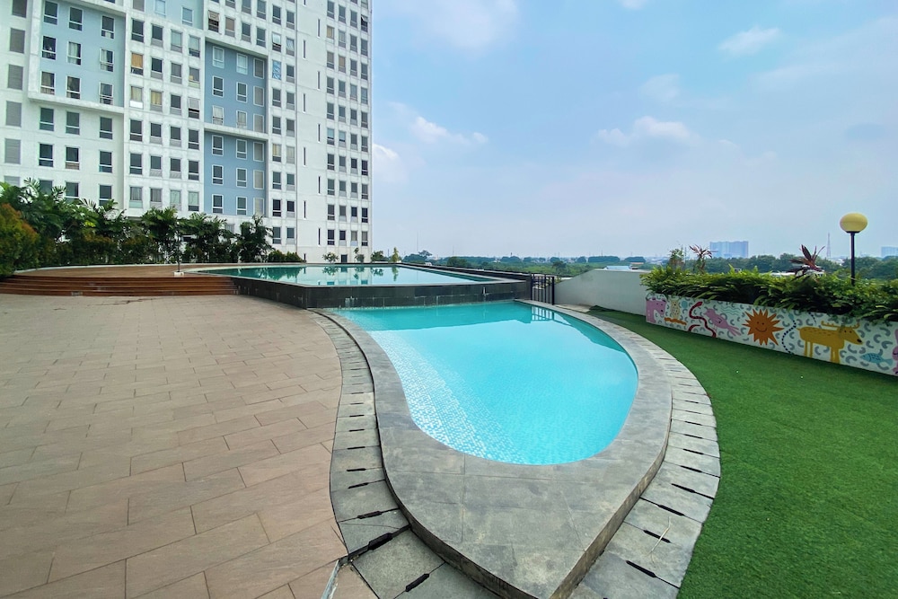 Good And Cozy 2Br Apartment Patraland Urbano
