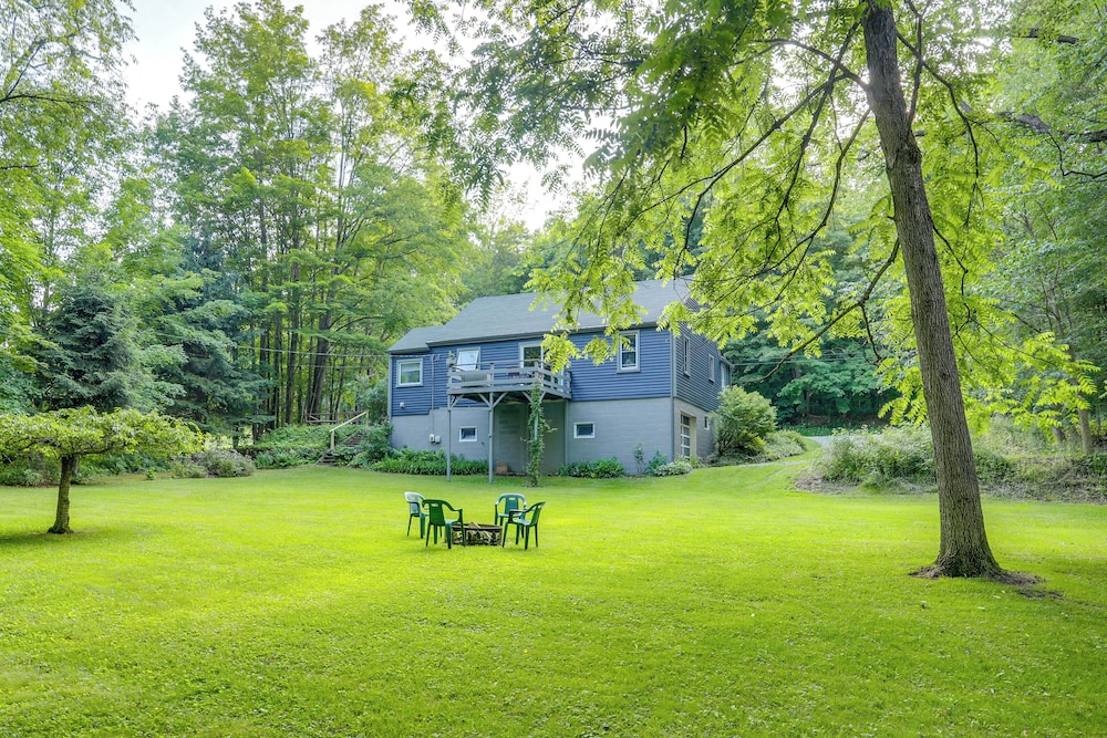 Meadville Home: Private Yard & Fishing Nearby view 4
