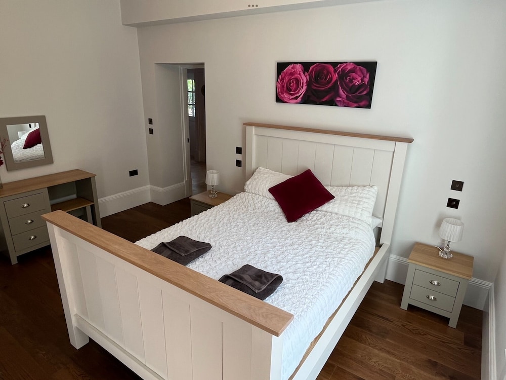 Stunning and Luxurious Manor House Holiday Home view 2