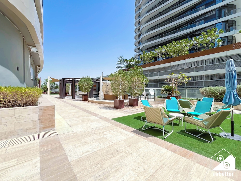 Elegant 2-bed Retreat Stunning Downtown Views