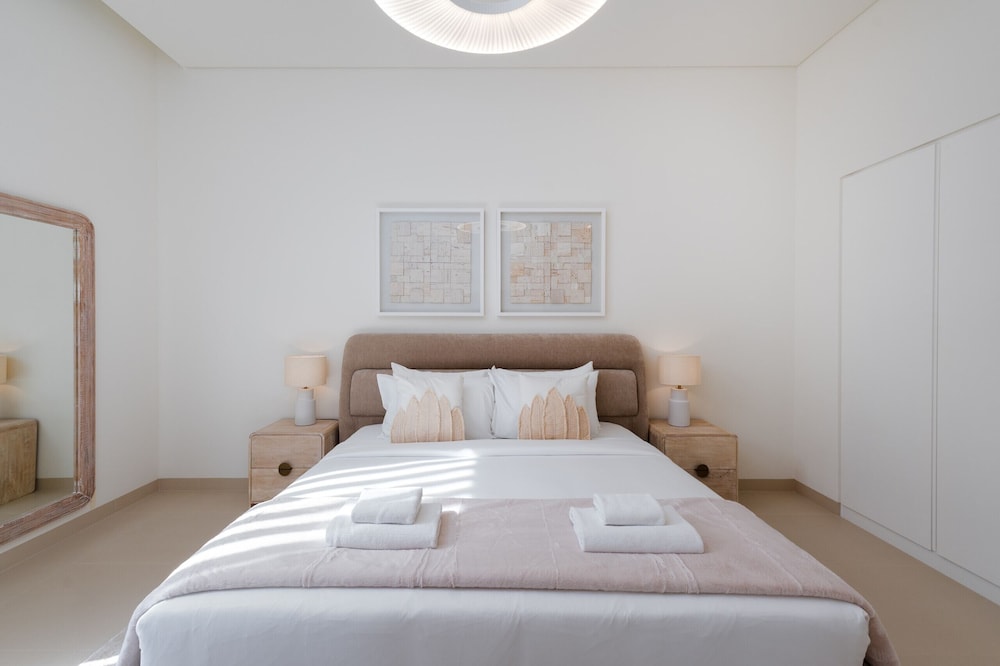 Luxe 4BR Villa Private Pool Beach Al Zorah