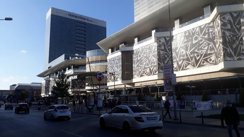 Duplex 4 1 in the City Center of Ümraniye Alemdağ Caddesi Istanbul