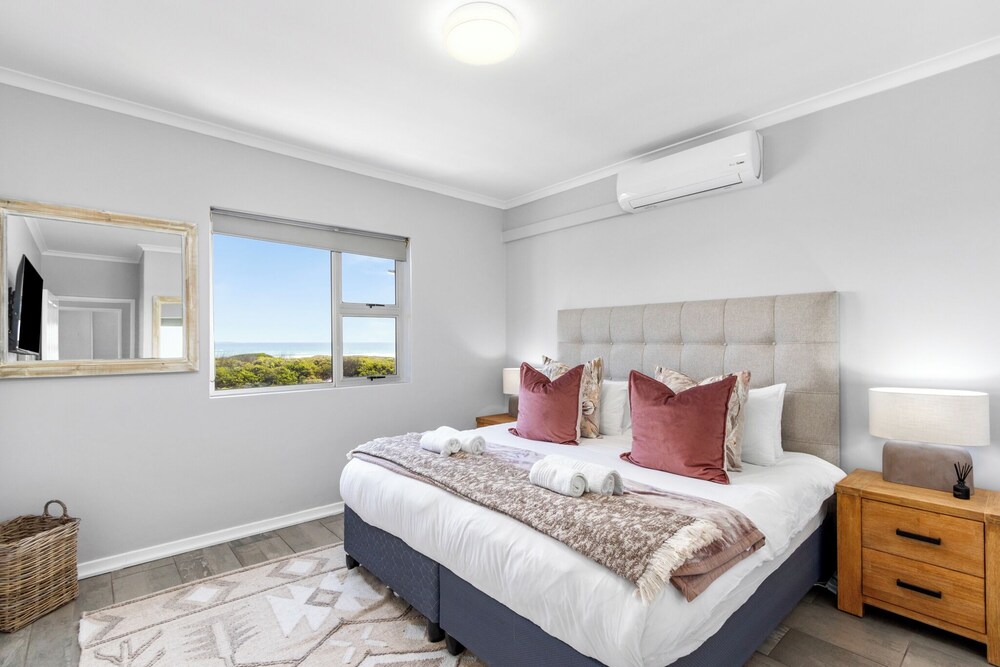 Big Bay Beach Club J32 view 4