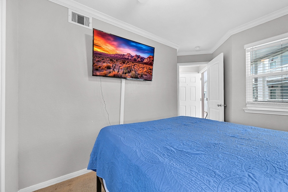 Seascape 2119 1 Bedroom Condo by RedAwning