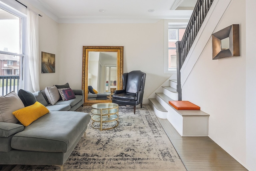 Detroit 6BR House Wifi, Parking, Pet Friendly