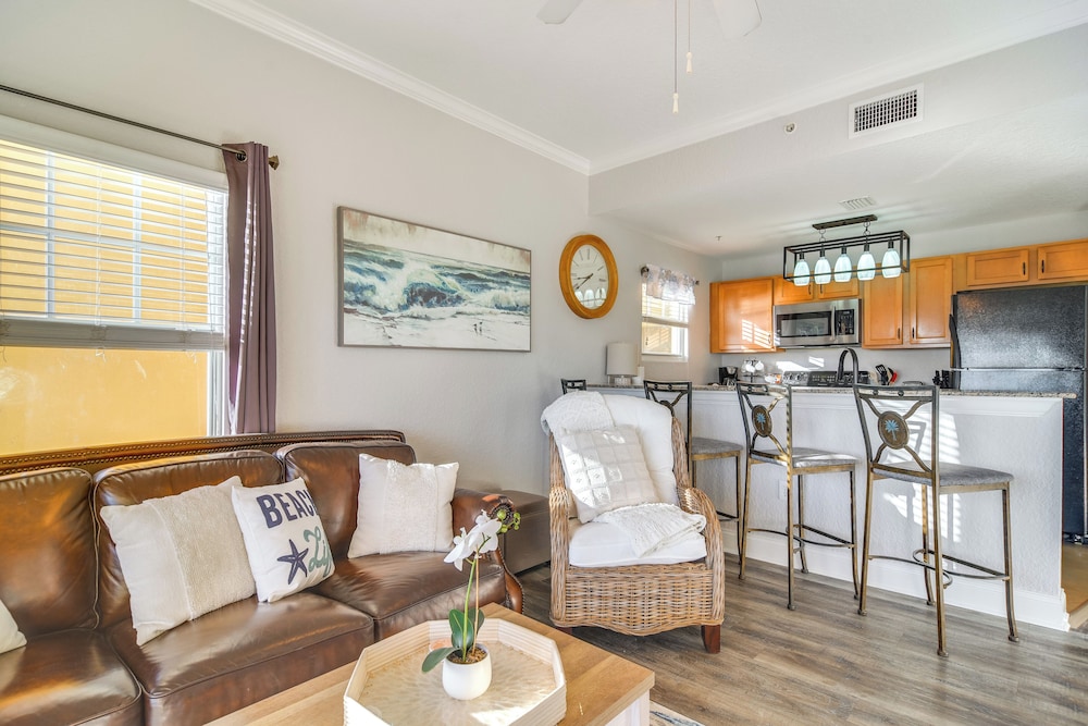 Short Walk to Bay & Ocean: Treasure Island Condo
