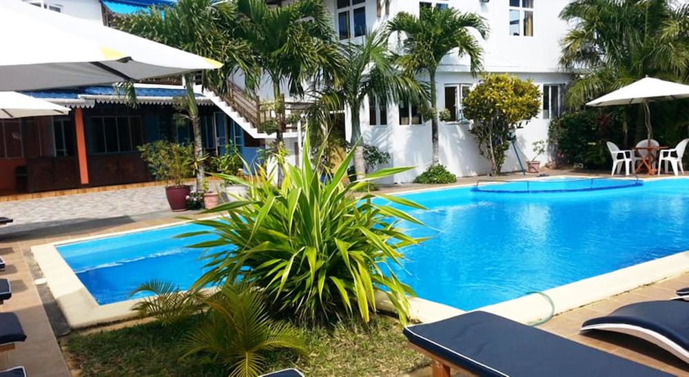 Domaine Les Rosiers Guest House