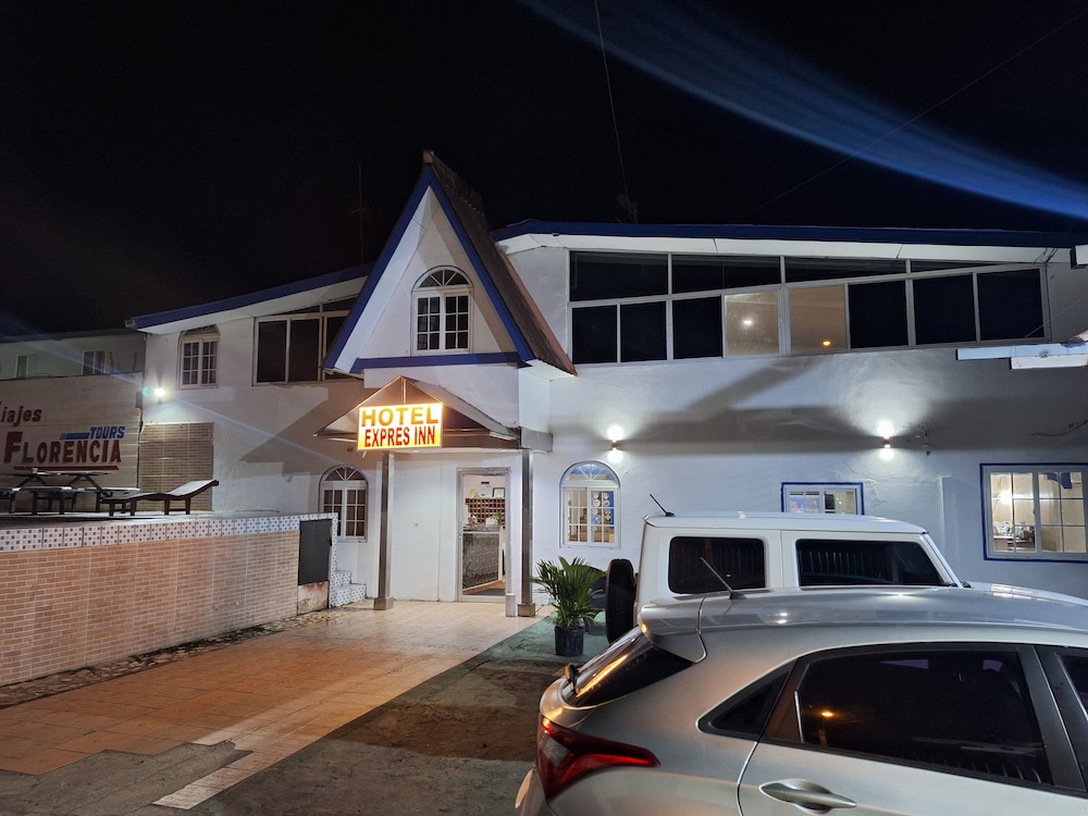Express Inn Panama International Airport Hostel